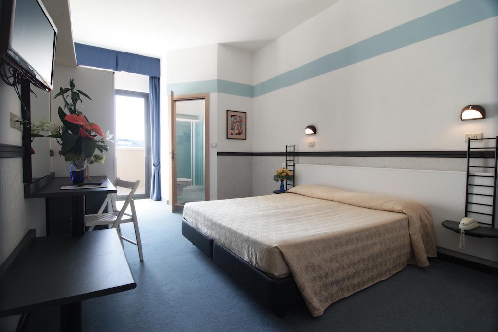Hotel Acropolis Каттолика Номер фото