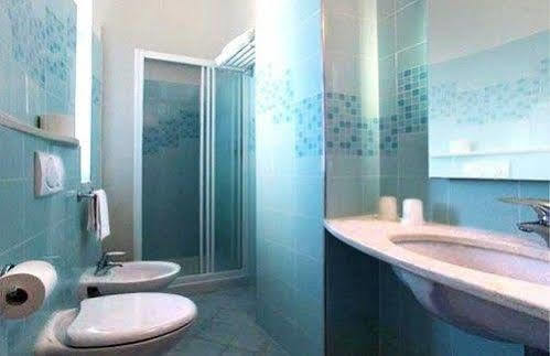 Hotel Acropolis Каттолика Экстерьер фото